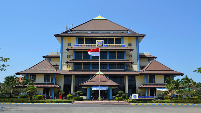 Rekomendasi Universitas Terbaik di Surabaya